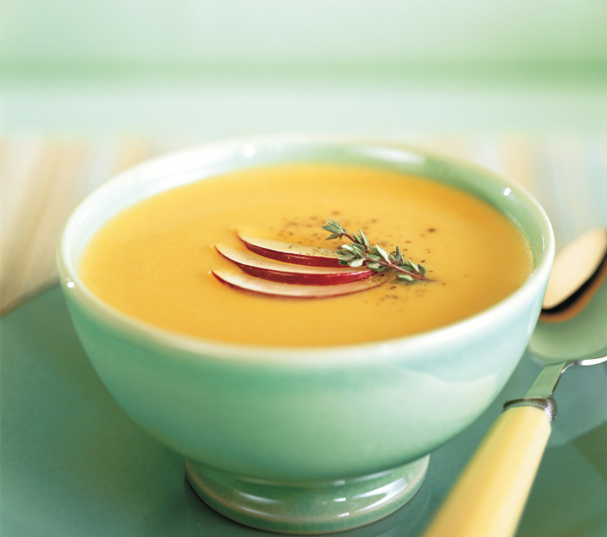 Creamy squash apple soup - Natura